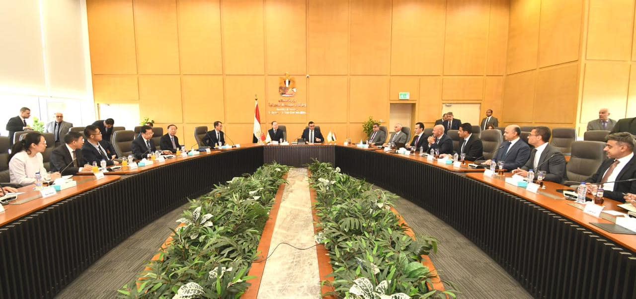 وزير الإسكان يستقبل نائب وزير الاسكان الصيني