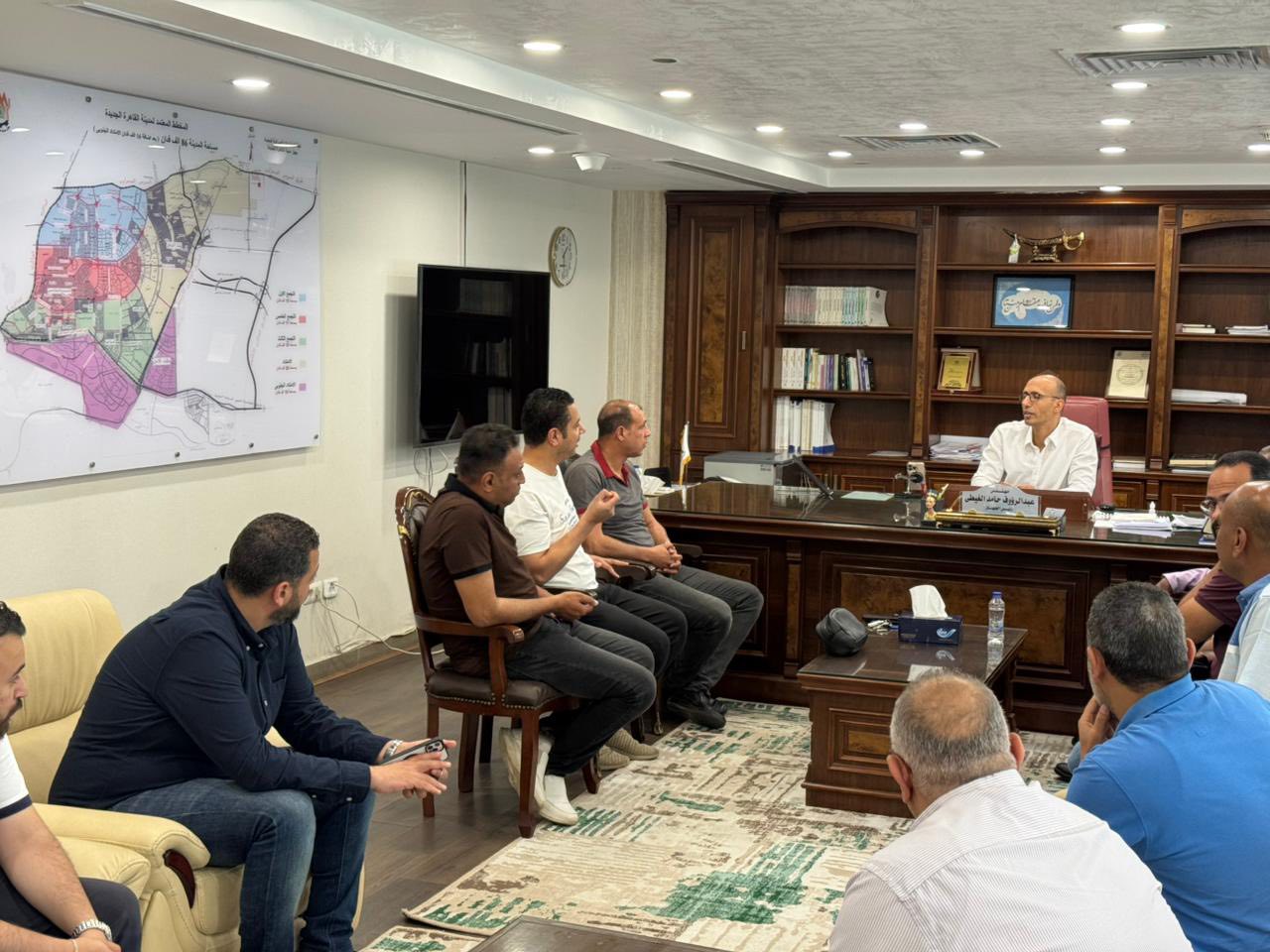 رئيس جهاز القاهرة الجديدة يلتقي سكان بيت الوطن و دار مصر