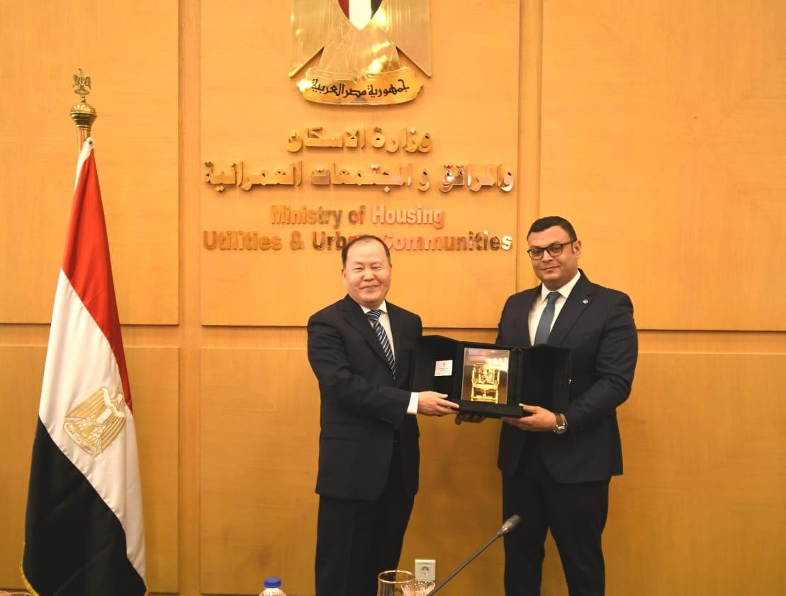 وزير الإسكان يستقبل نائب وزير الاسكان الصيني