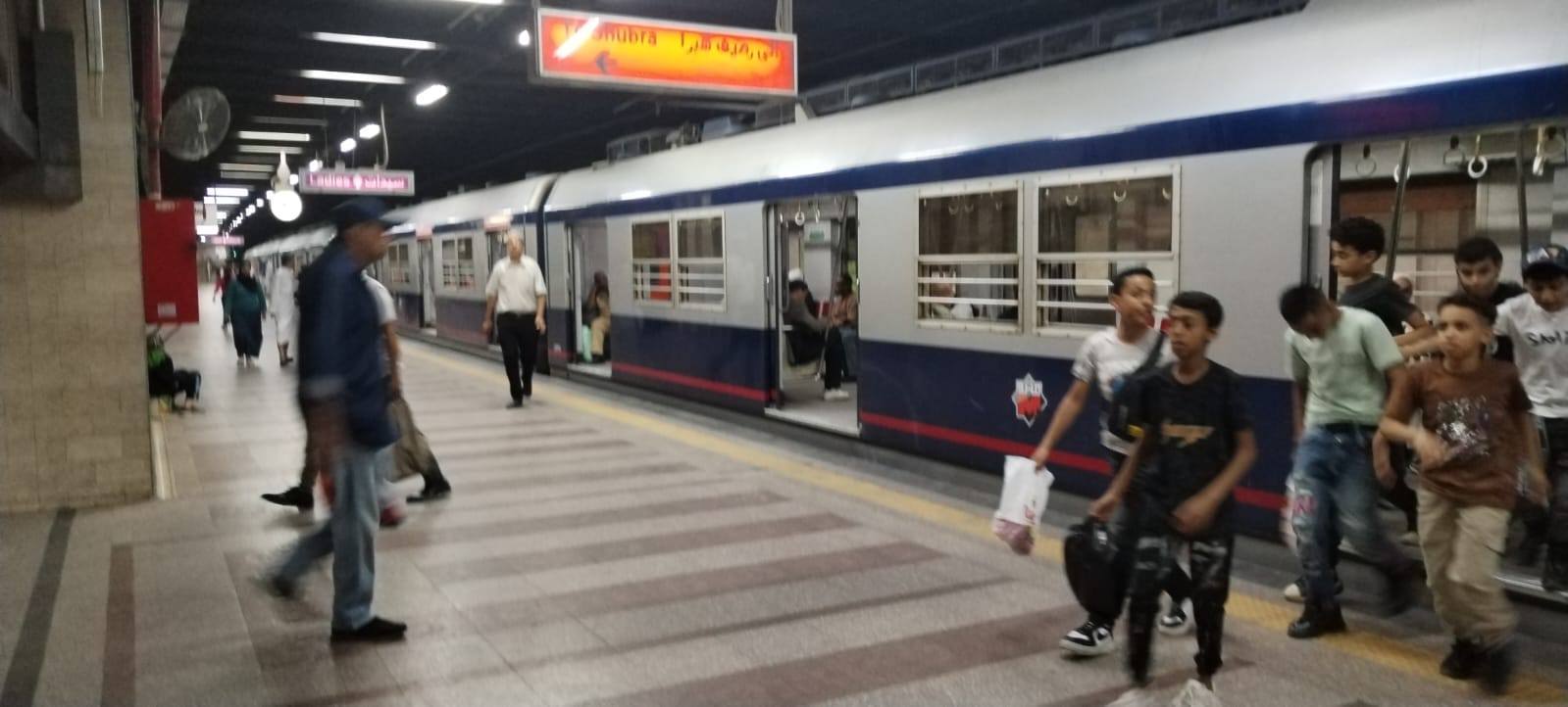 وزير الصناعة والنقل يتابع انتظام العمل بمرافق النقل والمواصلات