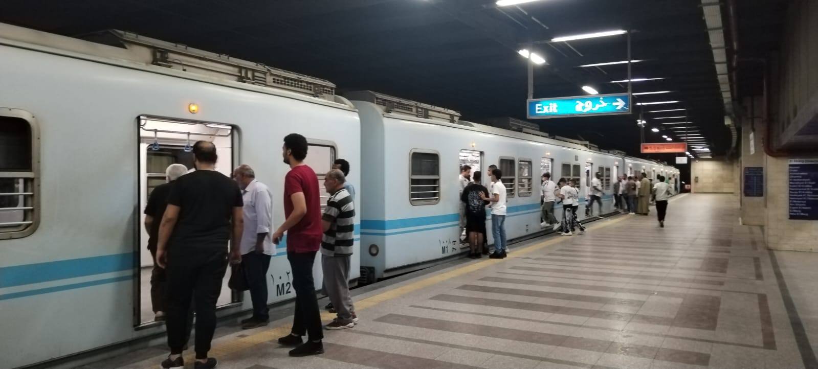 وزير الصناعة والنقل يتابع انتظام العمل بمرافق النقل والمواصلات