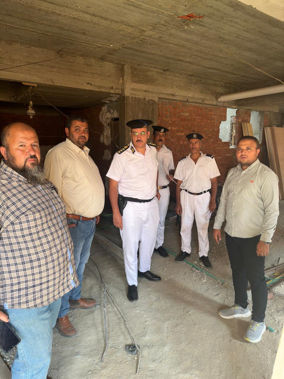 جهازا مدينتي بدر و6 أكتوبر يزيلان عدة مخالفات بناء بالتعاون مع الشرطة