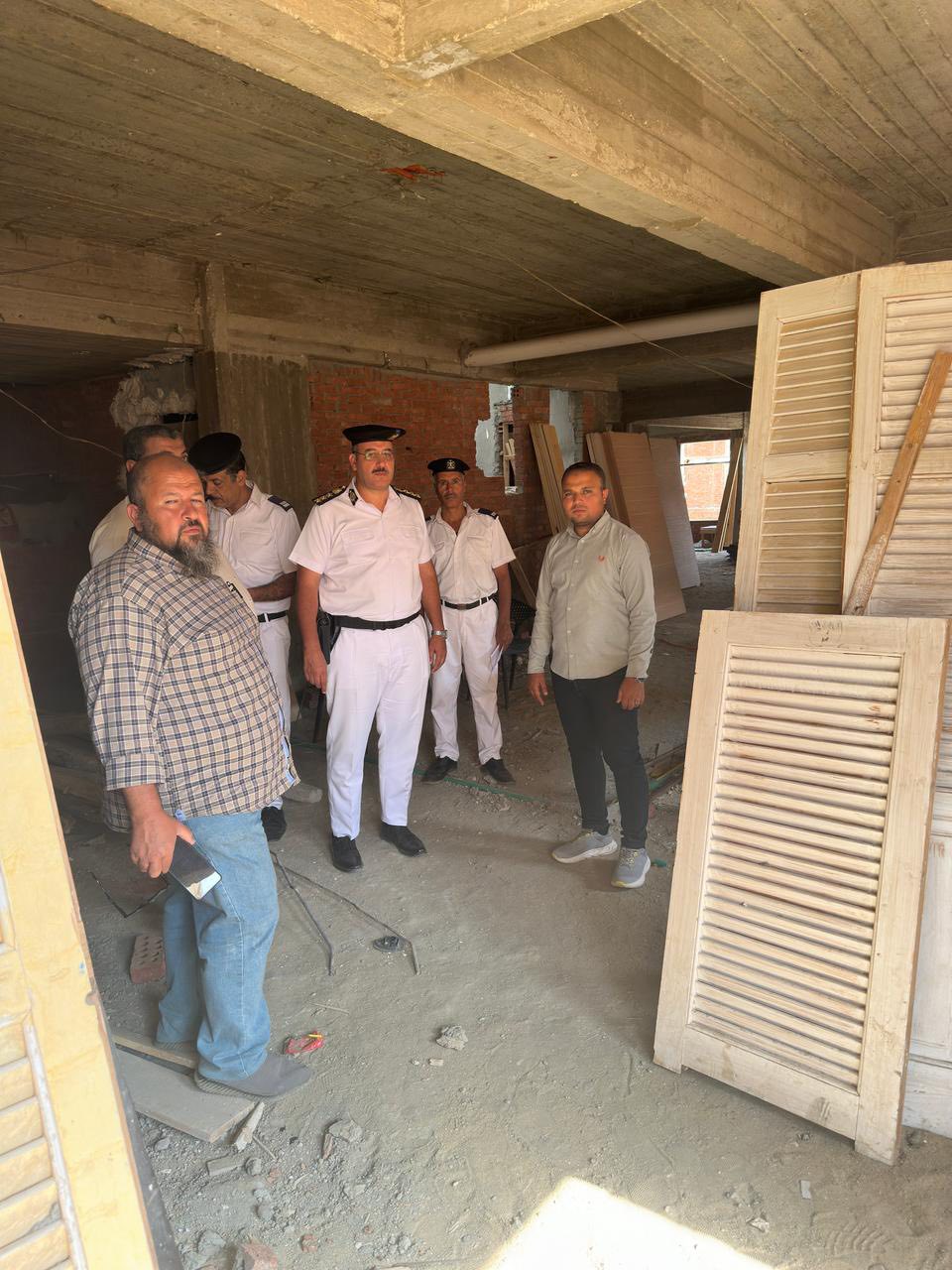 جهازا مدينتي بدر و6 أكتوبر يزيلان عدة مخالفات بناء بالتعاون مع الشرطة