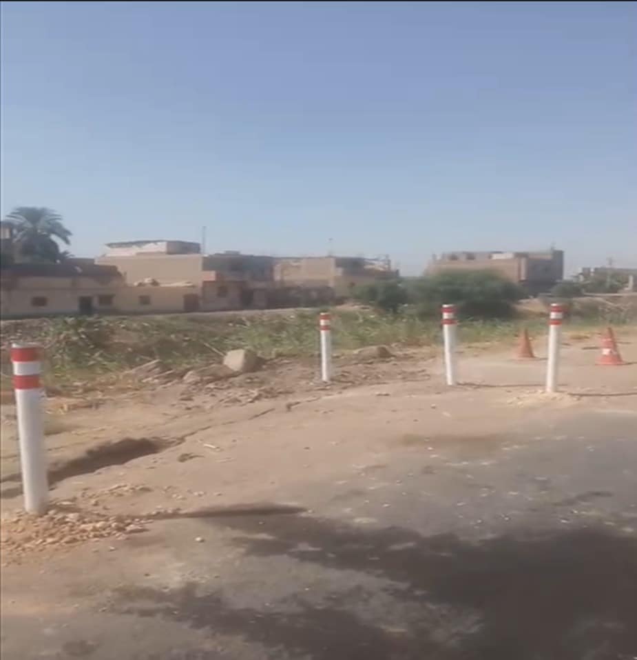 عمليات صيانة عاجلة بمنطقة مدخل طريق أرمنت الواحات