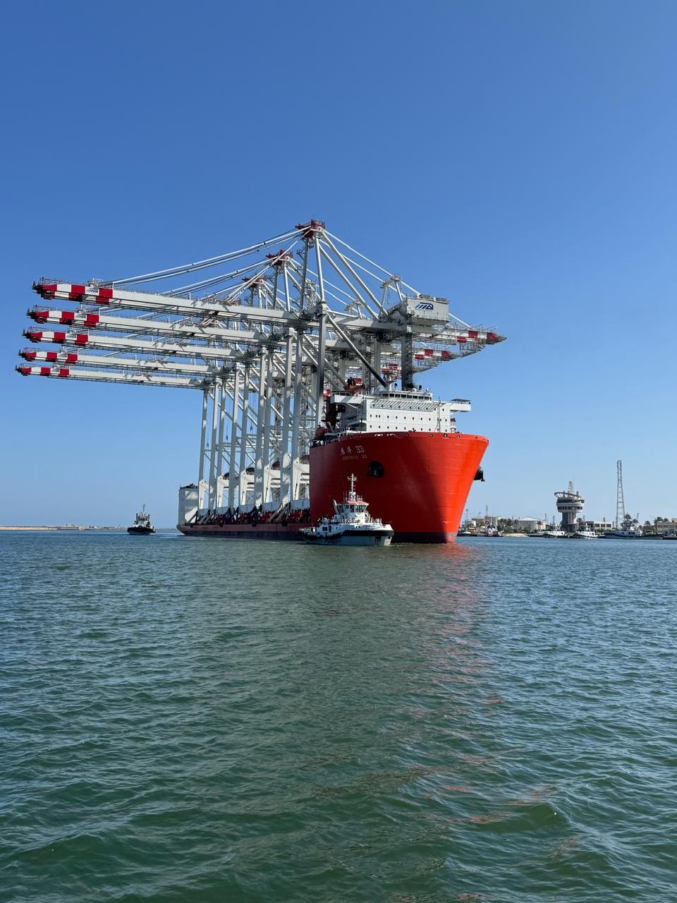 ميناء دمياط يستقبل السفينة ZHEN HUA 33 القادمة من الصين