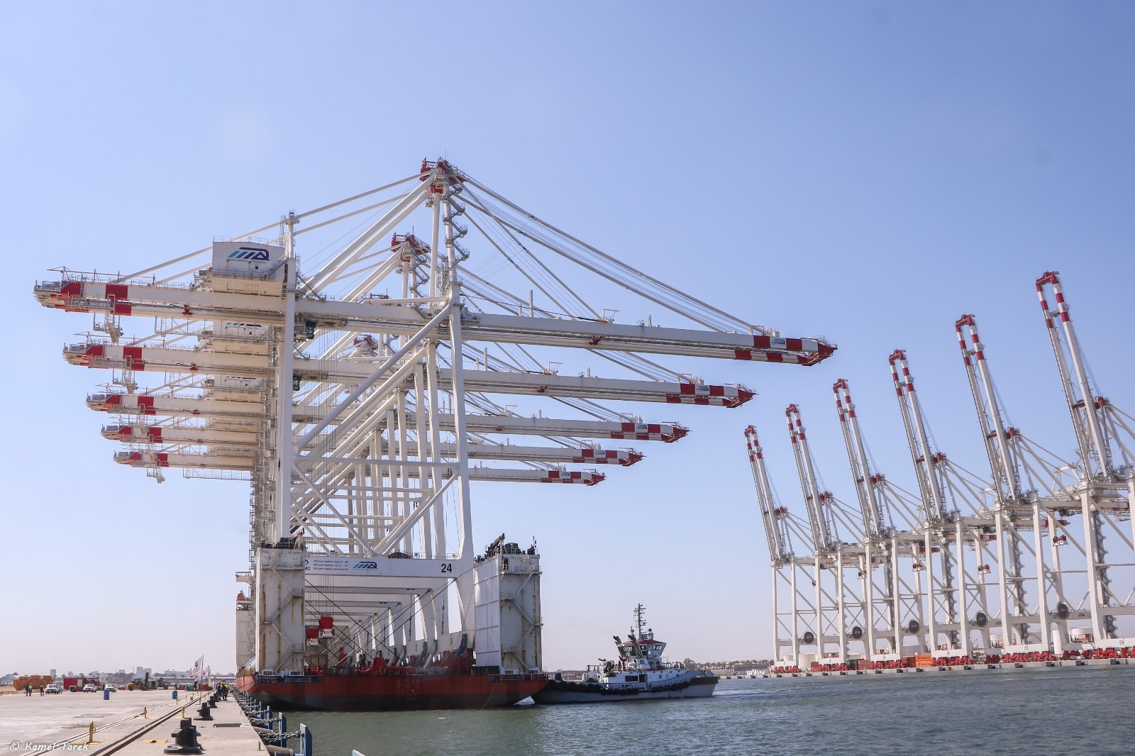ميناء دمياط يستقبل السفينة ZHEN HUA 33 القادمة من الصين