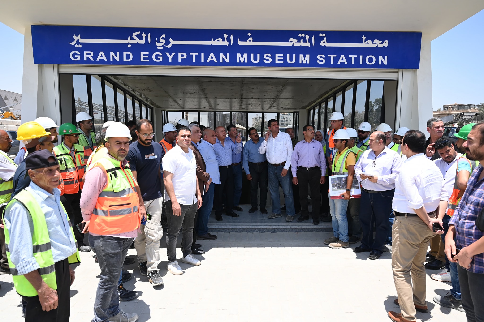 الوزير يتابع جاهزية الدائري والأتوبيس الترددي بمنطقة المتحف المصري