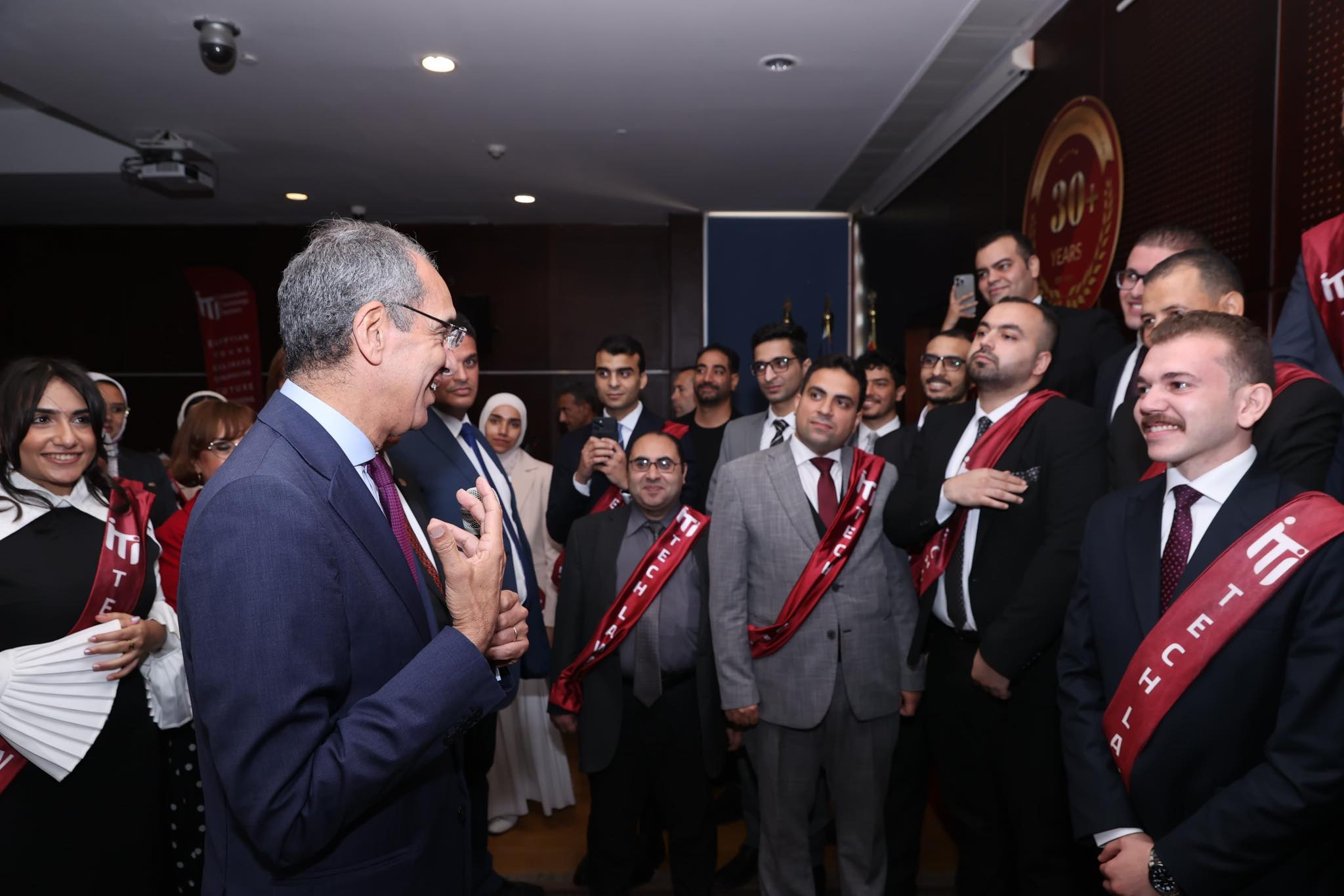 وزير الاتصالات يشهد تخريج الدفعة الأولى لبرنامج القانون والتكنولوجيا