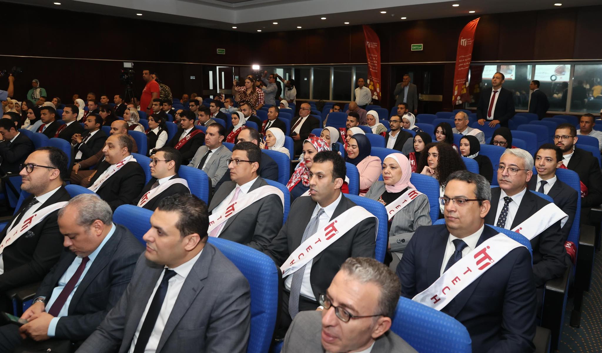 وزير الاتصالات يشهد تخريج الدفعة الأولى لبرنامج القانون والتكنولوجيا