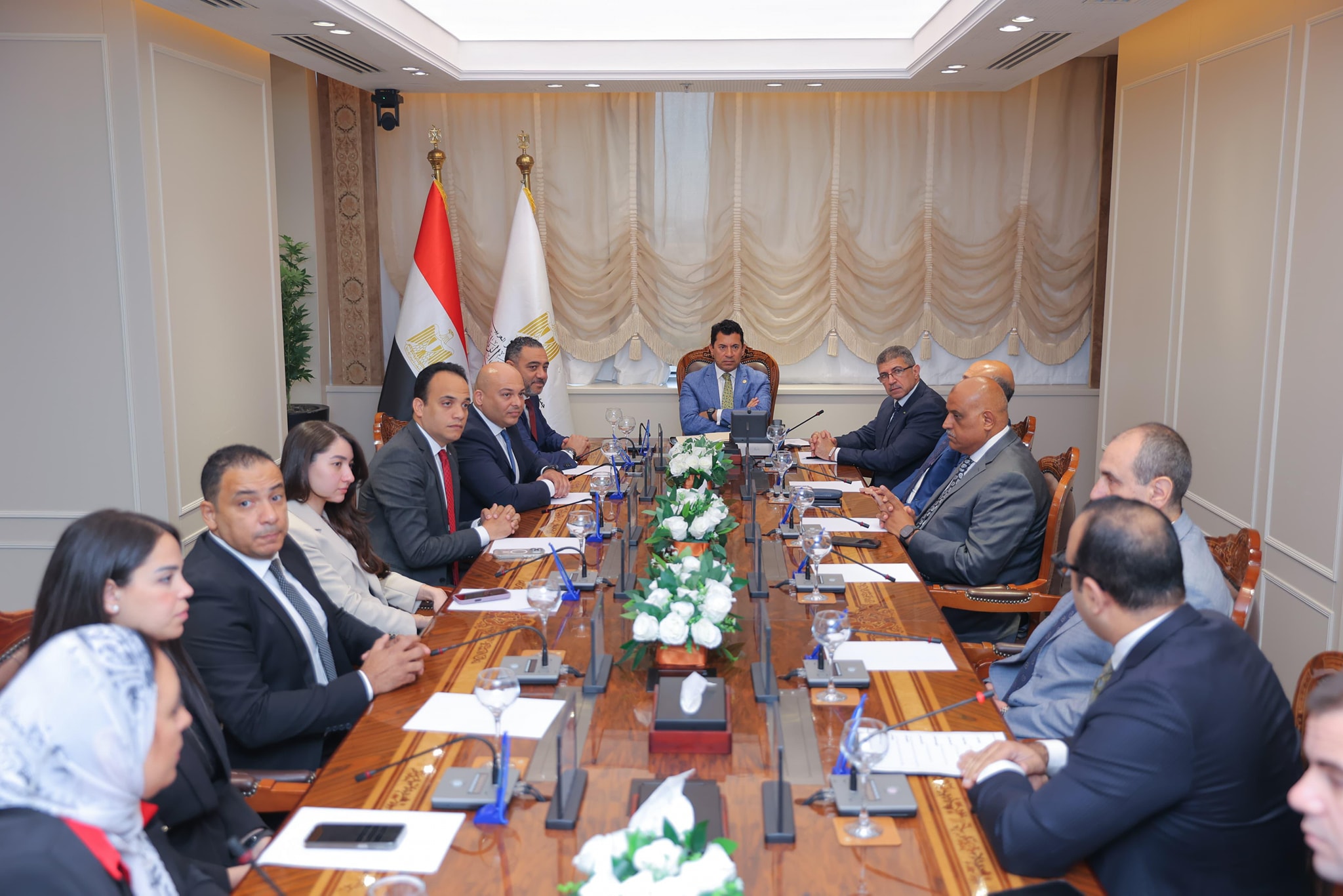 وزير الشباب والرياضة يشهد توقيع بروتوكول تعاون مع ڤودافون مصر
