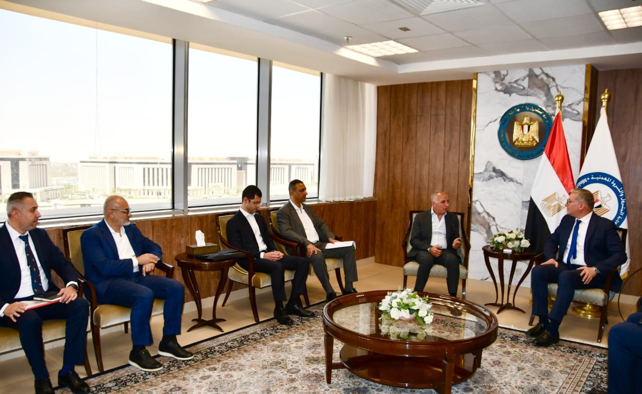 وزير البترول يجتمع مع الرئيس التنفيذي لشركة السويدي إليكتريك