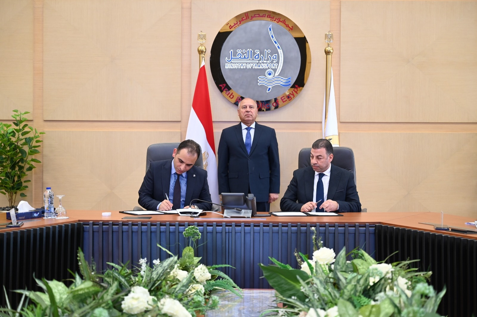 توقيع عقد ترخيص شركة رحلة رايدز للعمل في مجال نقل الركاب