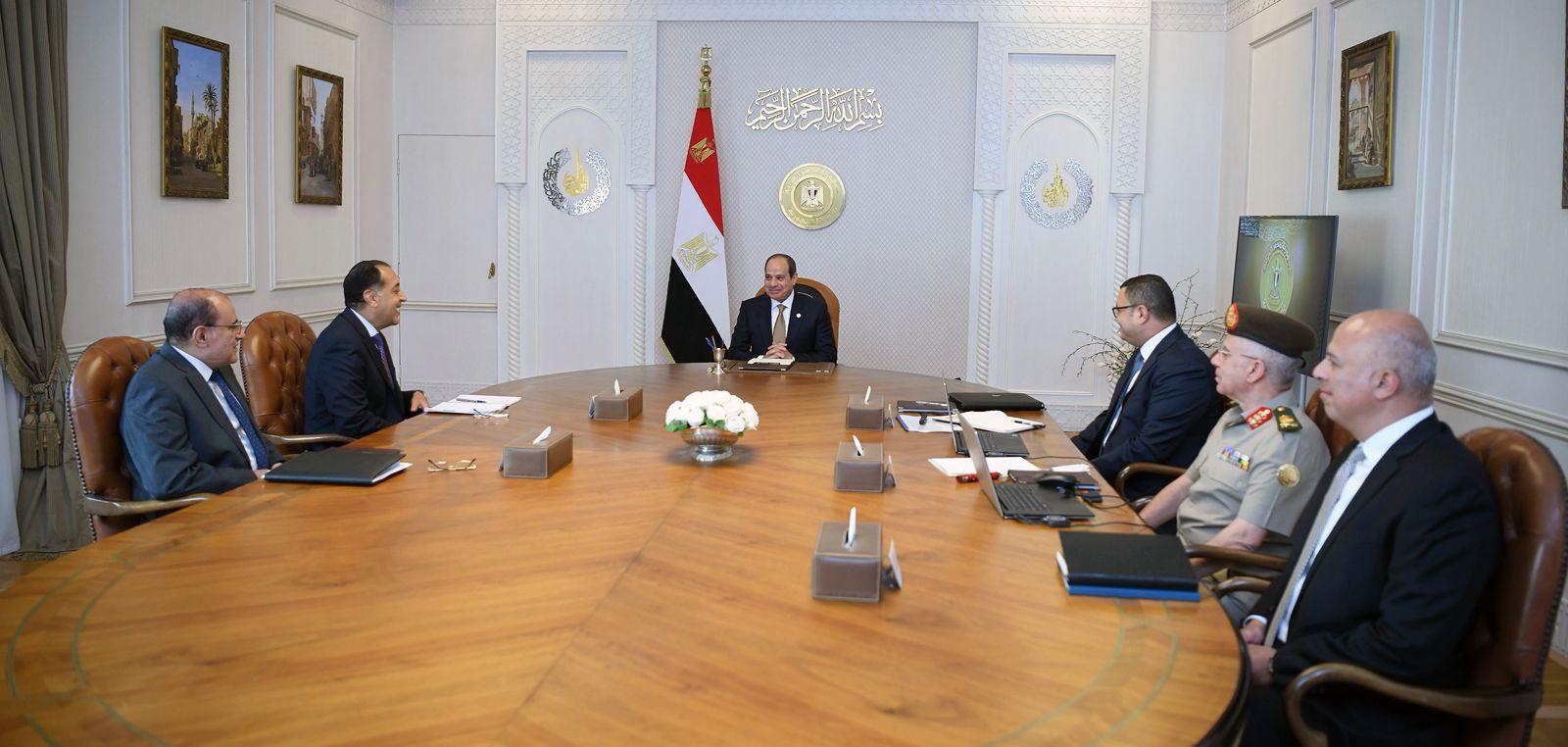 الرئيس السيسي يطلع على معدلات تنفيذ مشروعات حياة كريمة