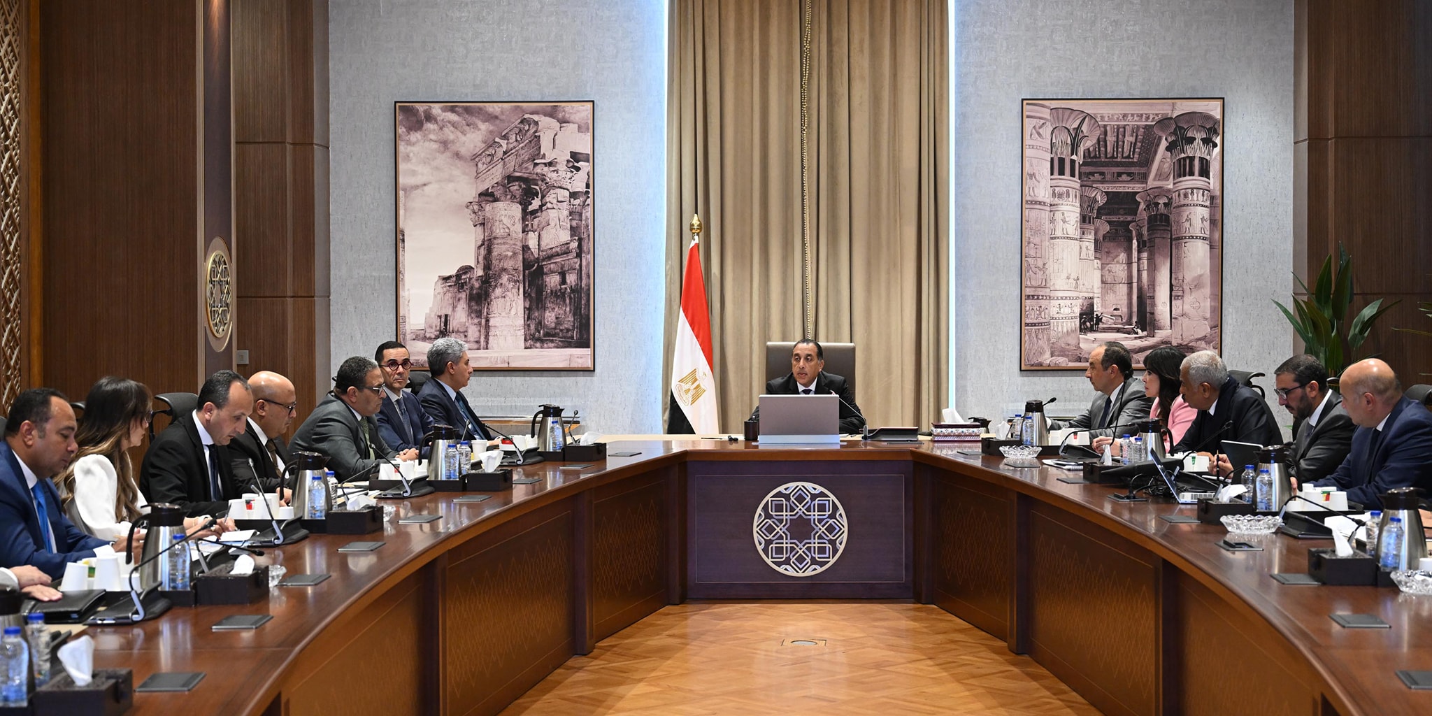 رئيس الوزراء يتابع خطط تطوير 7 فنادق تاريخية