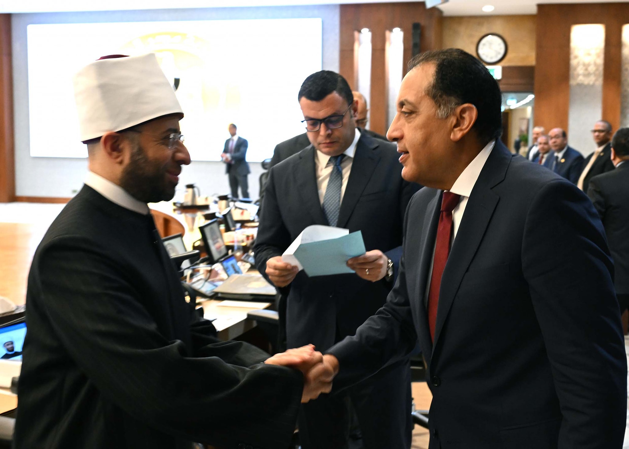 رئيس الوزراء يترأس الاجتماع الأسبوعي للحكومة
