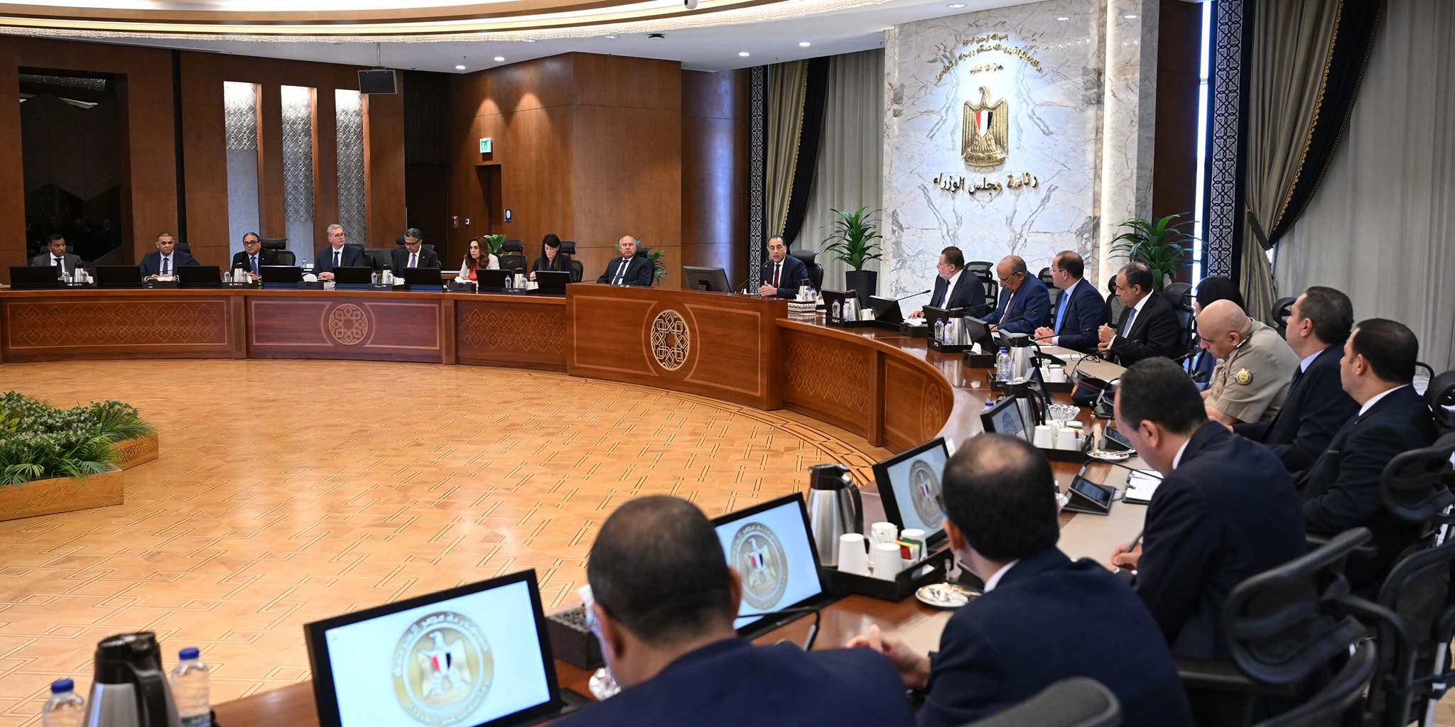 رئيس الوزراء يترأس الاجتماع الأول للجنة الأزمات