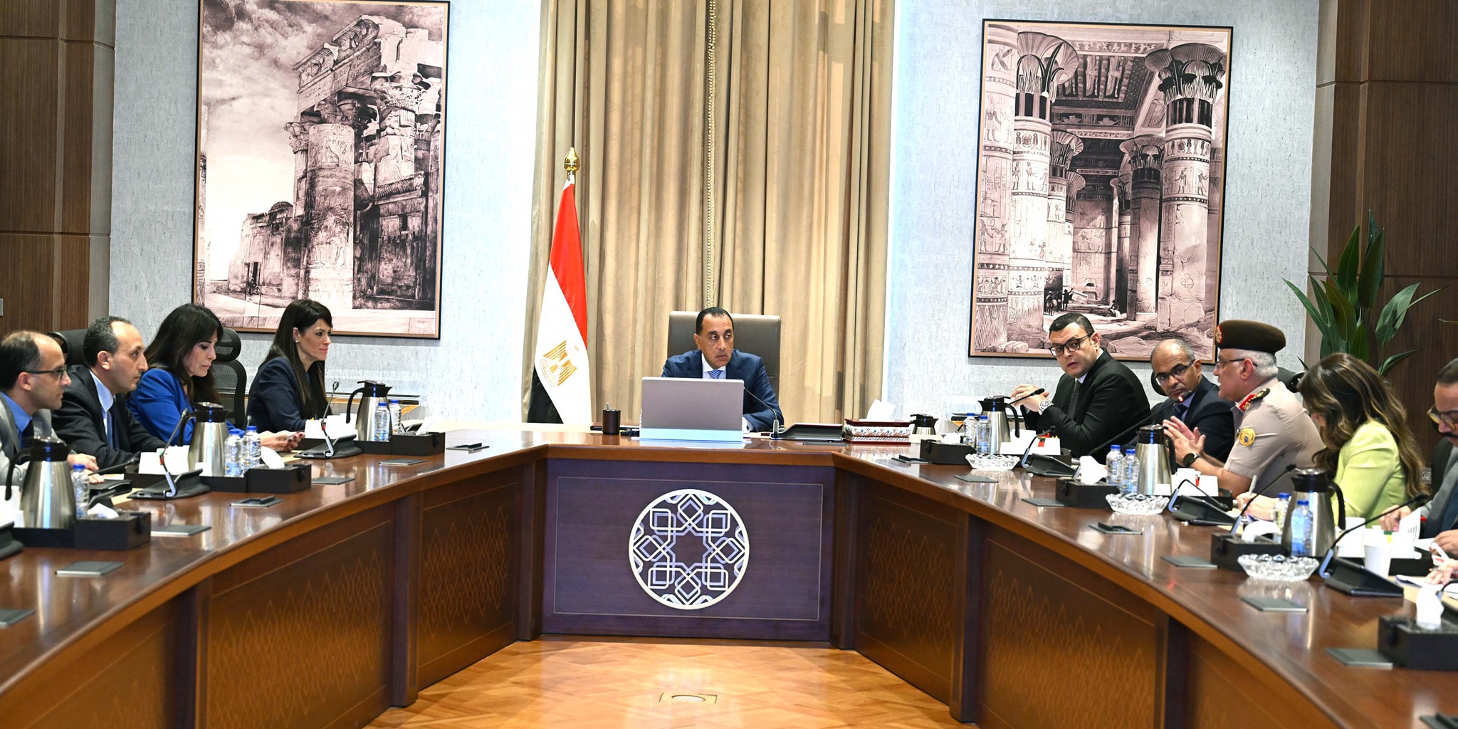 رئيس الوزراء يتابع موقف تمويل مشروعات مبادرة حياة كريمة