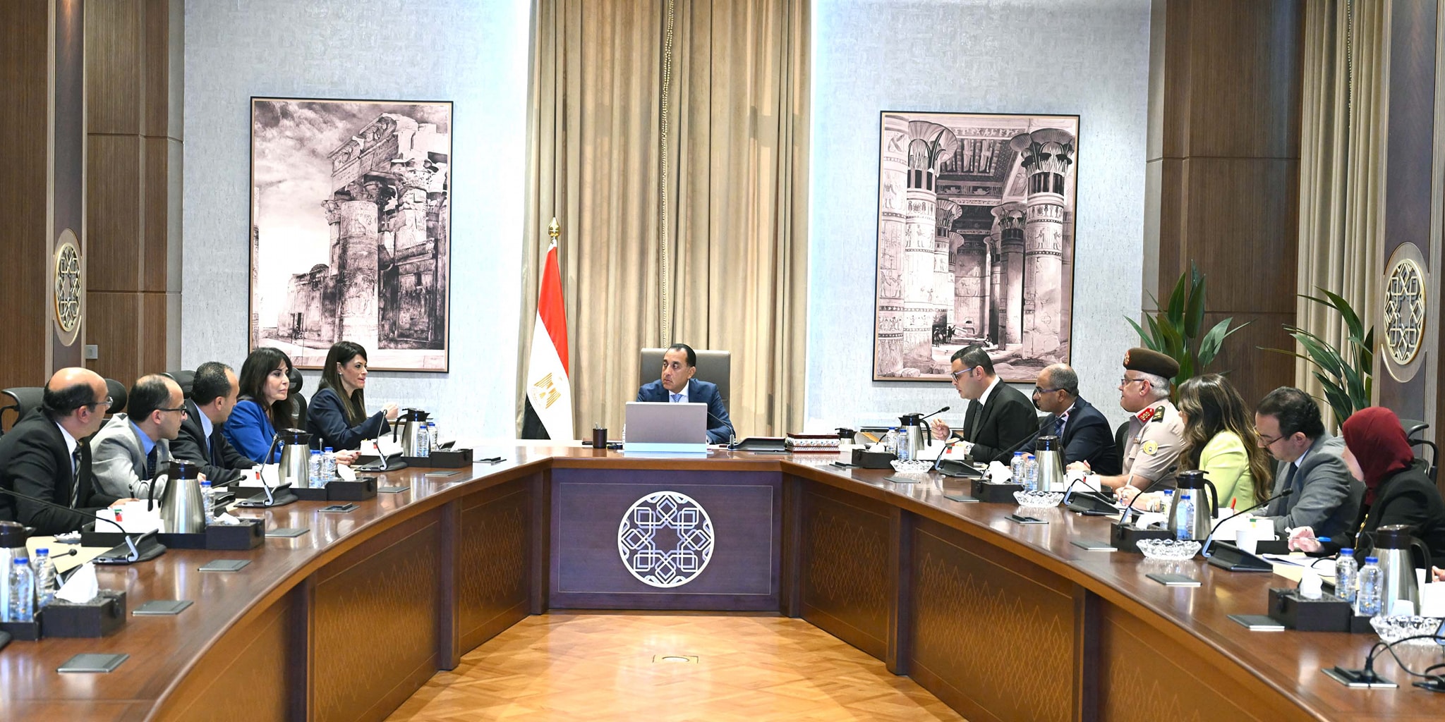 رئيس الوزراء يتابع موقف تمويل مشروعات مبادرة حياة كريمة