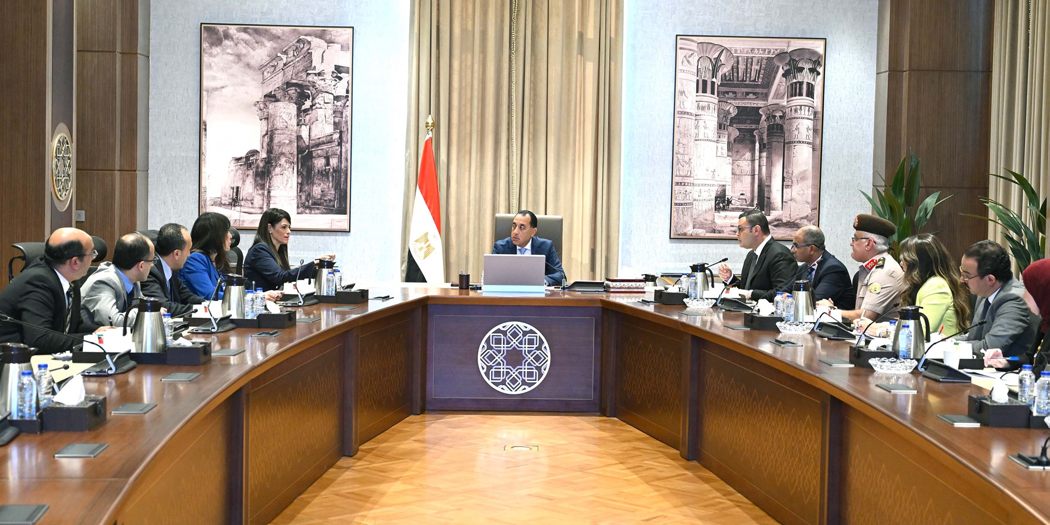 رئيس الوزراء يتابع موقف تمويل مشروعات مبادرة حياة كريمة