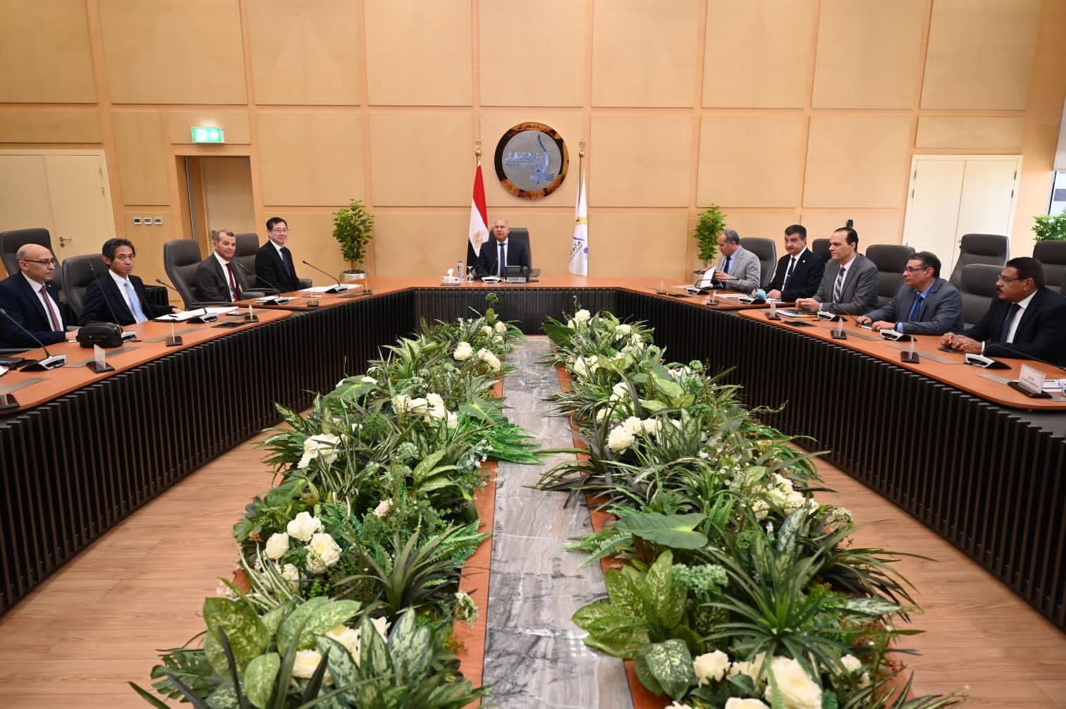 وزير الصناعة يلتقي رئيس شركة ميتسوبيشى ماشينيري اليابانية
