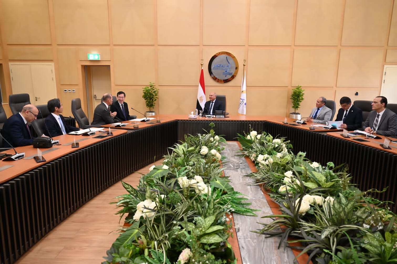 وزير الصناعة يلتقي رئيس شركة ميتسوبيشى ماشينيري اليابانية