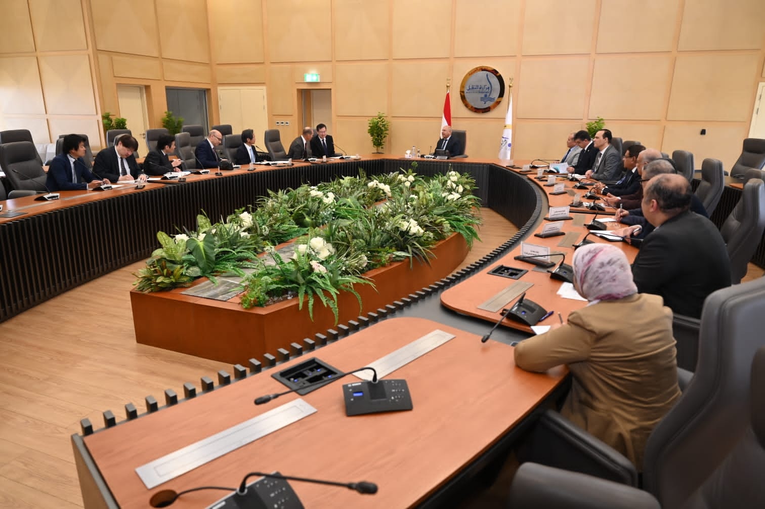 وزير الصناعة يلتقي رئيس شركة ميتسوبيشى ماشينيري اليابانية