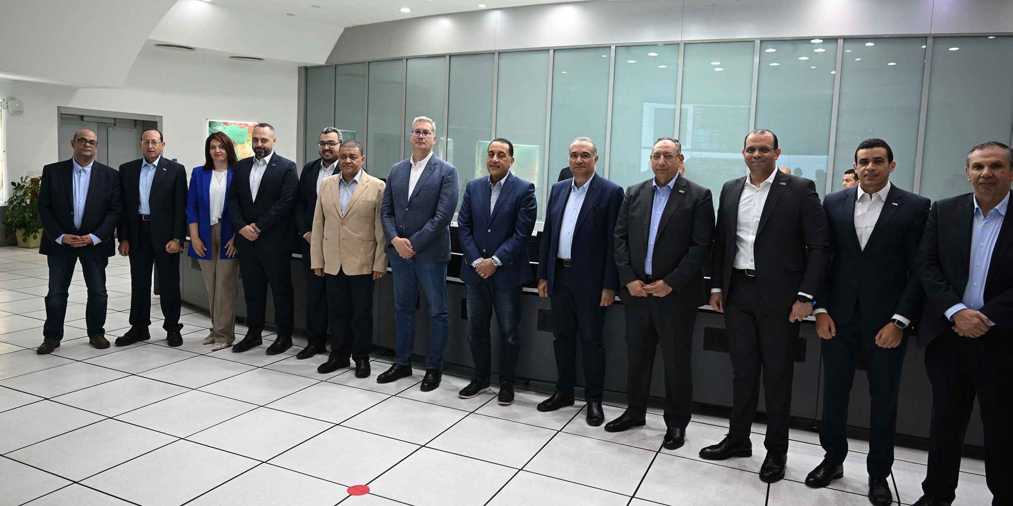 مدبولي يتفقد مركز التحكم في الشبكة القومية للغاز الطبيعي