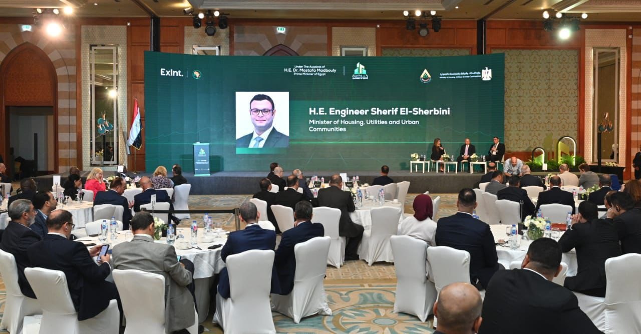 وزير الإسكان يشارك في الجلسة الافتتاحية لملتقى بناة مصر