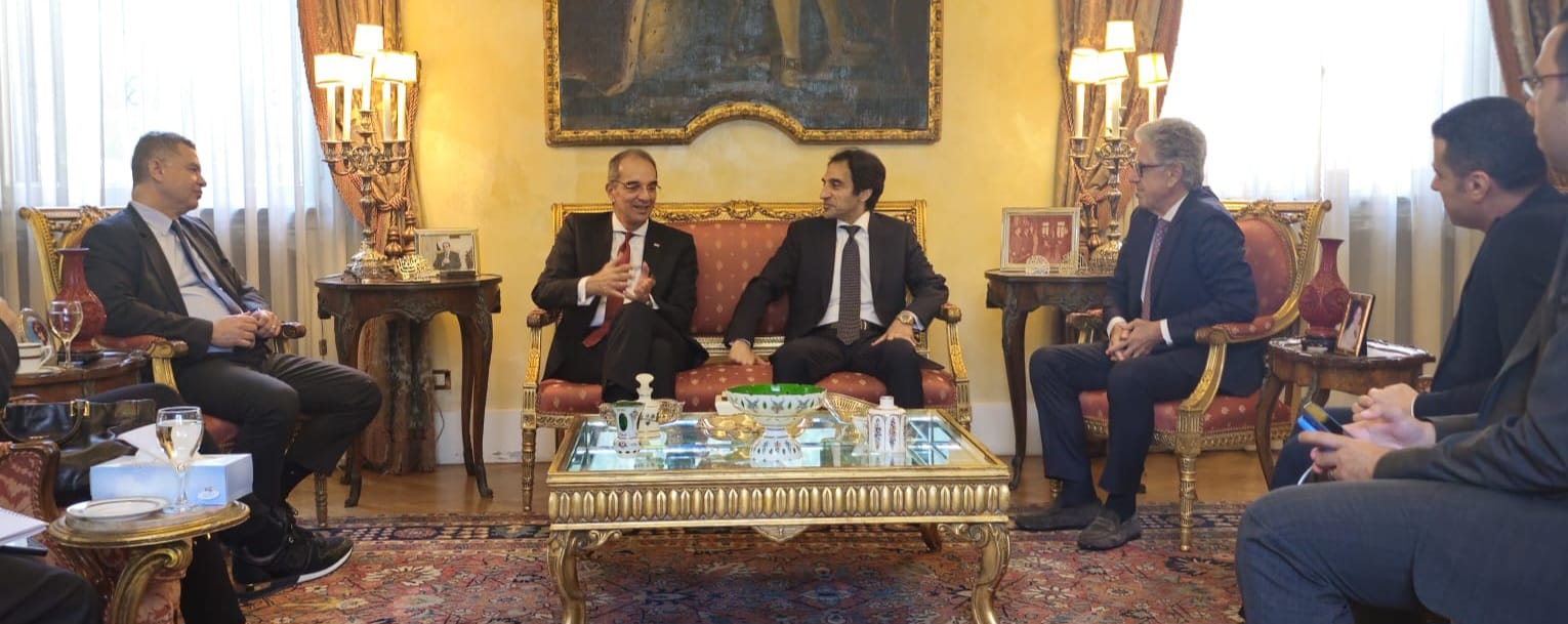 وزير الاتصالات مع مسئولى كبرى الشركات التكنولوجية العالمية