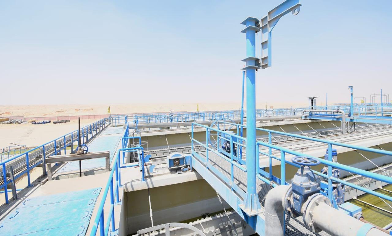 وزير الإسكان يتفقد مشروع الإسكان الأخضر وتطوير شبكة الصرف الصناعي