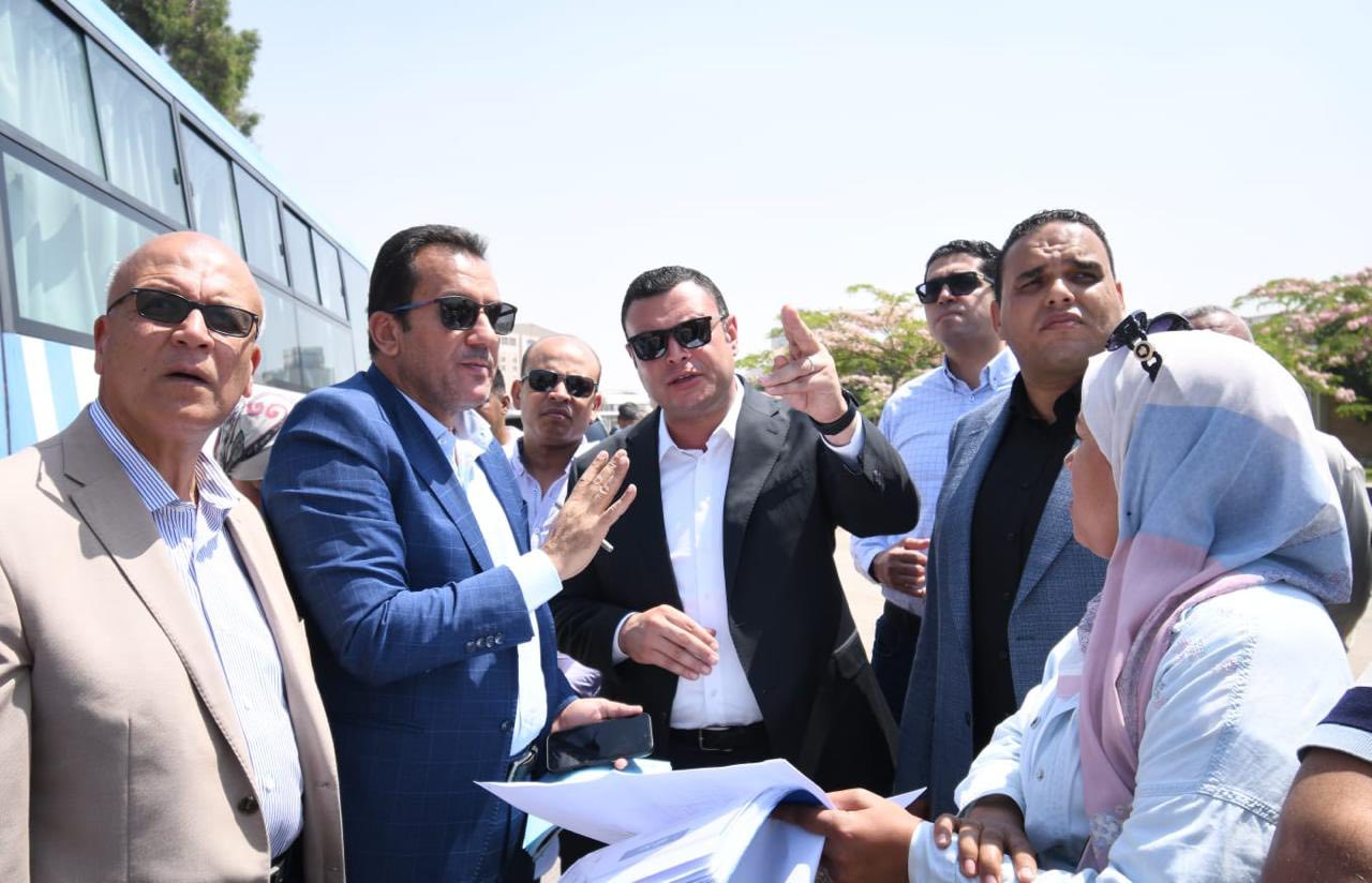 وزير الإسكان يتفقد مشروع الإسكان الأخضر وتطوير شبكة الصرف الصناعي