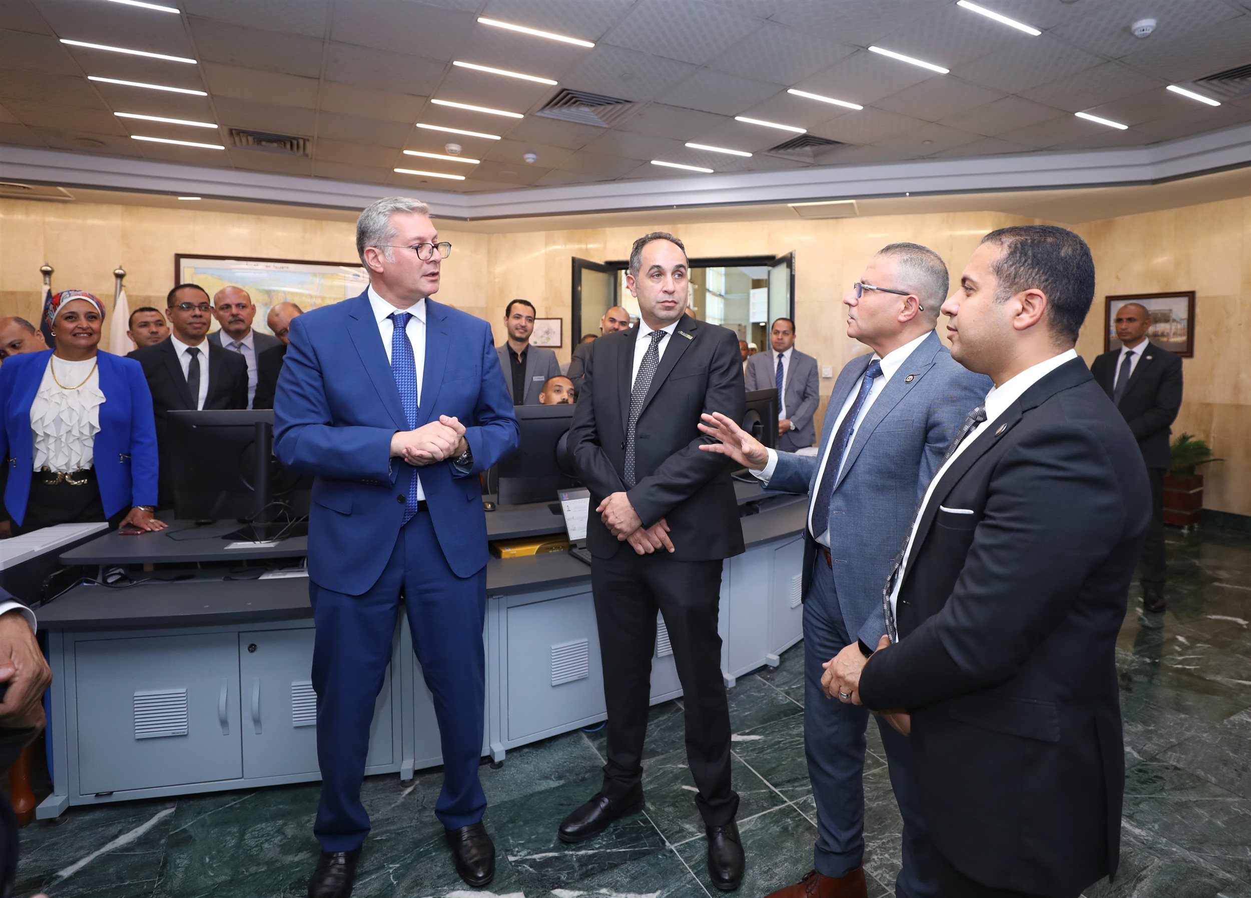 وزير البترول يتفقد مشروع منظومة سكادا