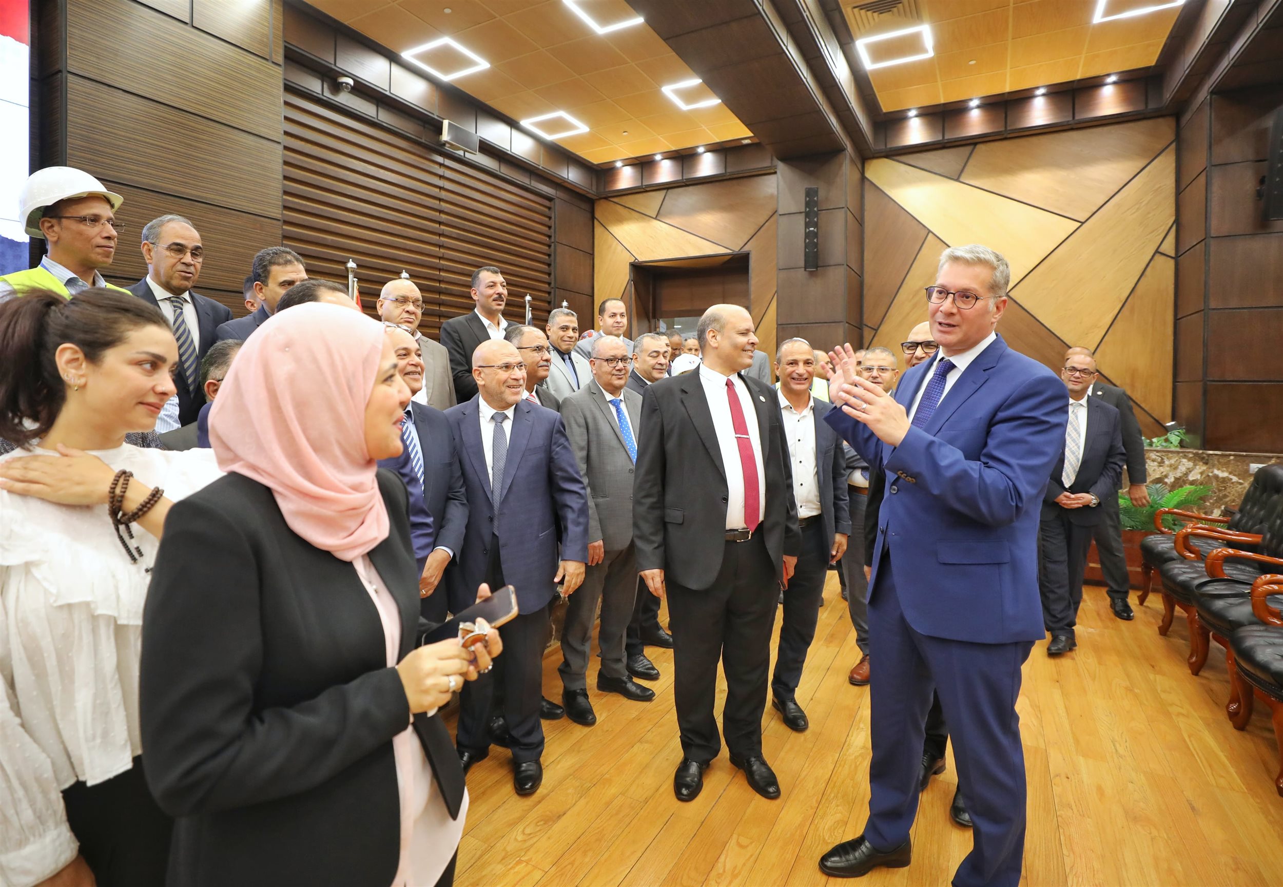 وزير البترول يتفقد مشروع منظومة سكادا