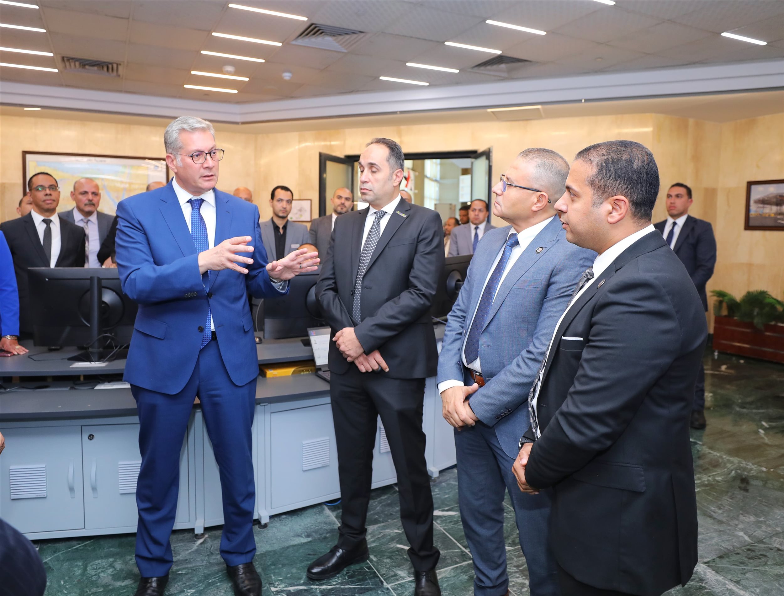 وزير البترول يتفقد مشروع منظومة سكادا