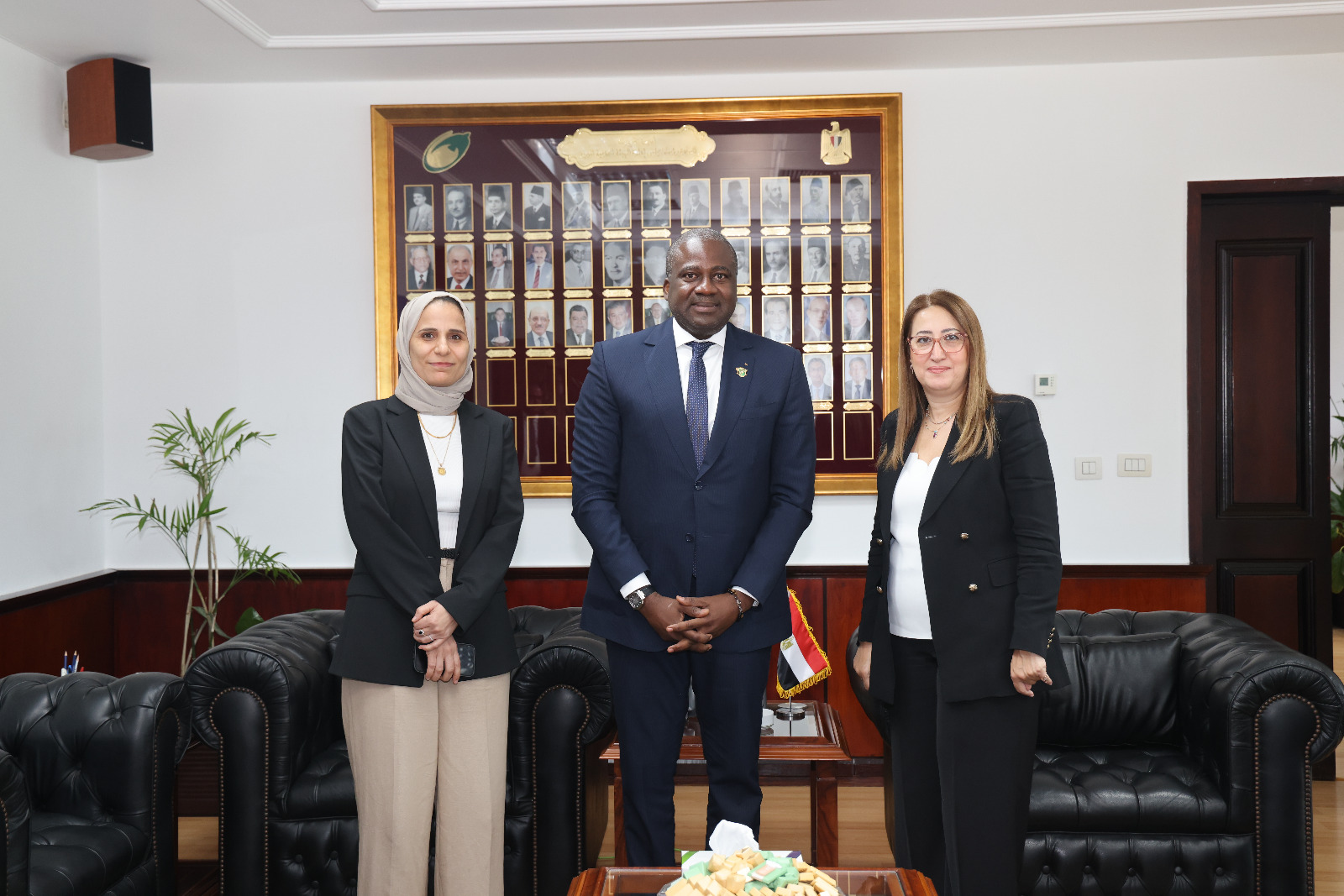 رئيس البريد المصري تستقبل المدير التنفيذي لبريد كوت ديفوار