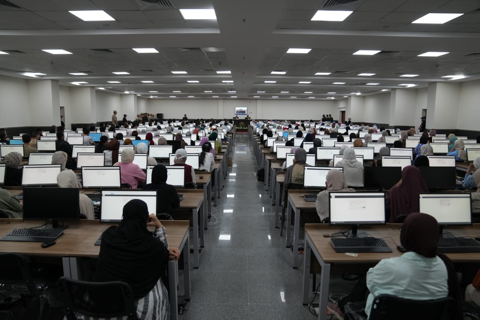 وزير الاتصالات يلتقى بالمتقدمين للإلتحاق بمبادرة الرواد الرقميون
