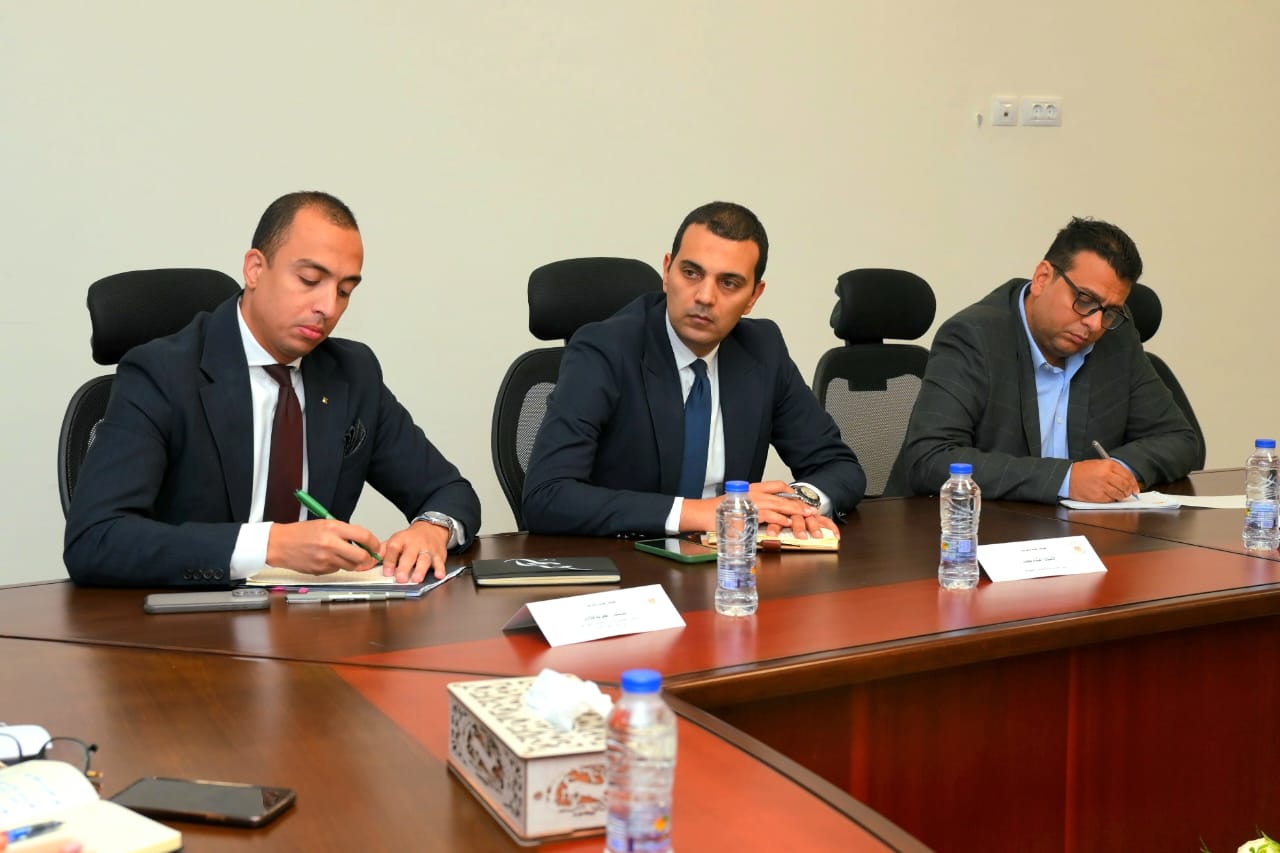 وزير التضامن مع رئيس مجلس إدارة جمعية رجال أعمال إسكندرية