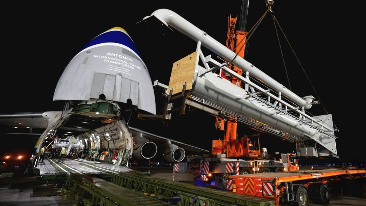 وصول ذراع التحميل البحري الأخير Loading Arm إلى مطار القاهرة