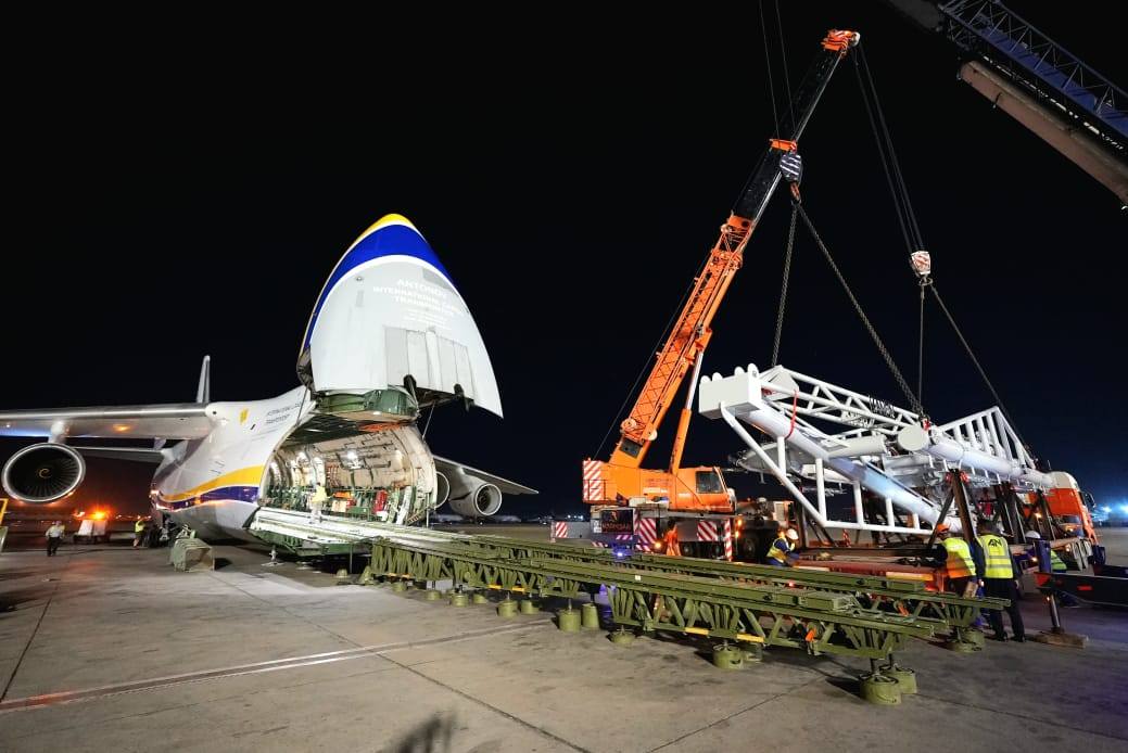 وصول ذراع التحميل البحري الأخير Loading Arm إلى مطار القاهرة