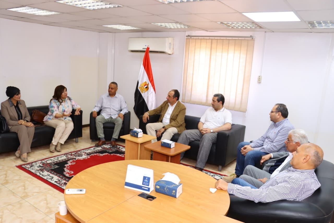 وزير قطاع الأعمال العام يلتقي عددًا من نواب البرلمان