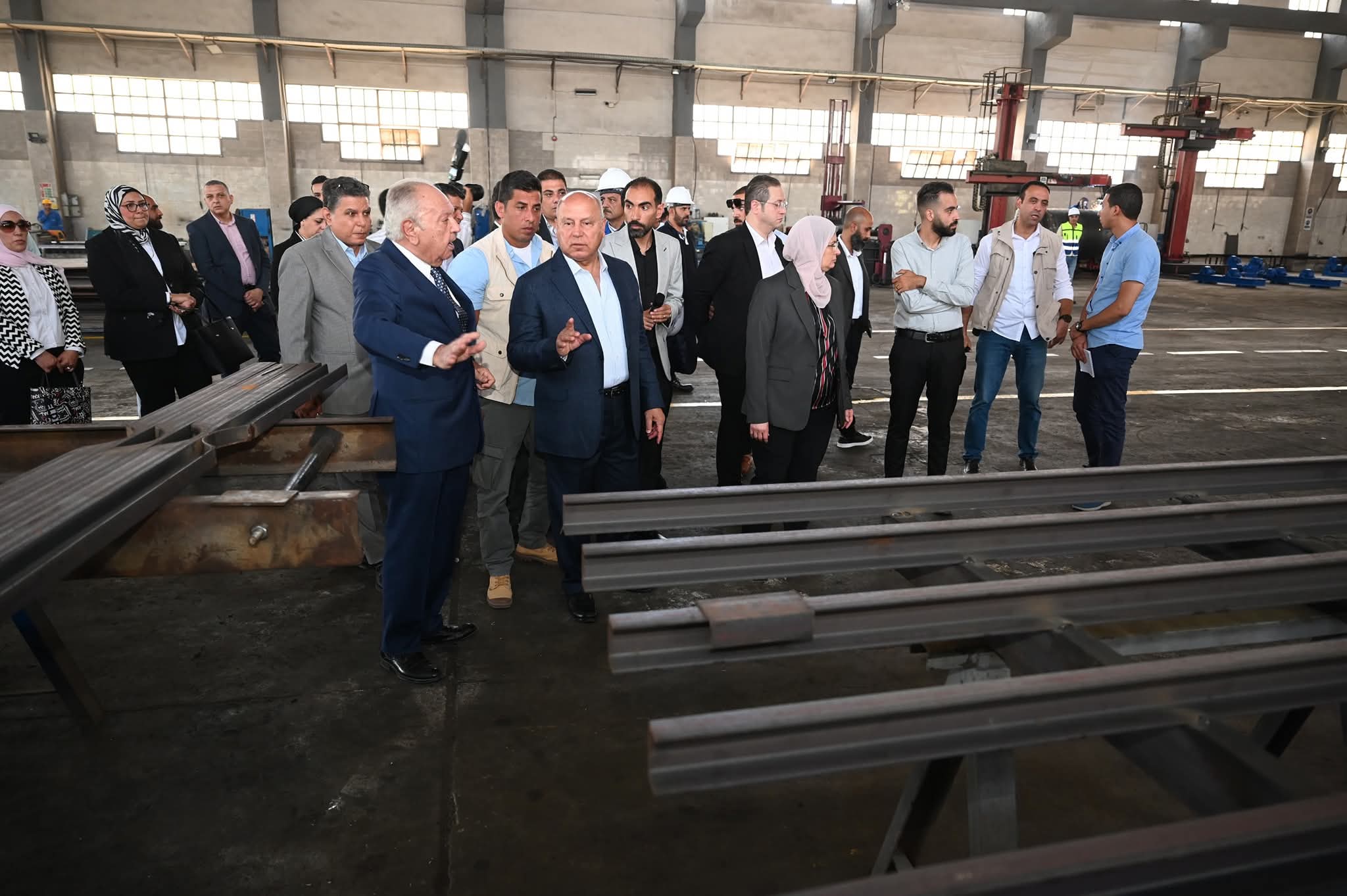 وزير الصناعة والنقل يفتتح خط إنتاج مرشحات الغسيل الكلوي