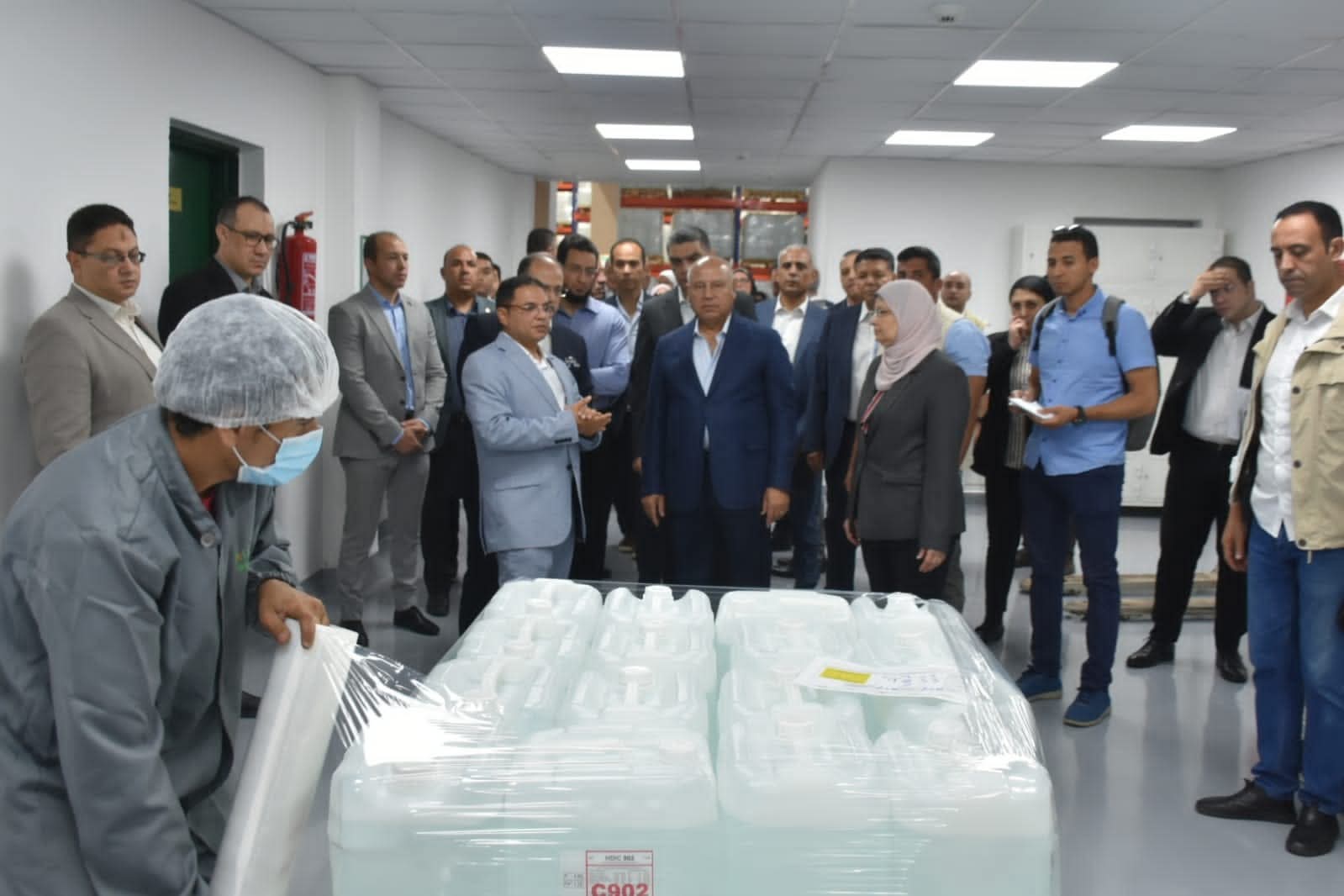 وزير الصناعة والنقل يفتتح خط إنتاج مرشحات الغسيل الكلوي