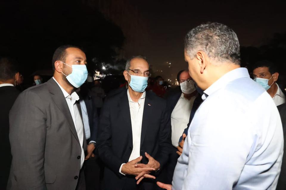 وزير الاتصالات يتفقد مبنى سنترال رمسيس وعدد من المصابين
