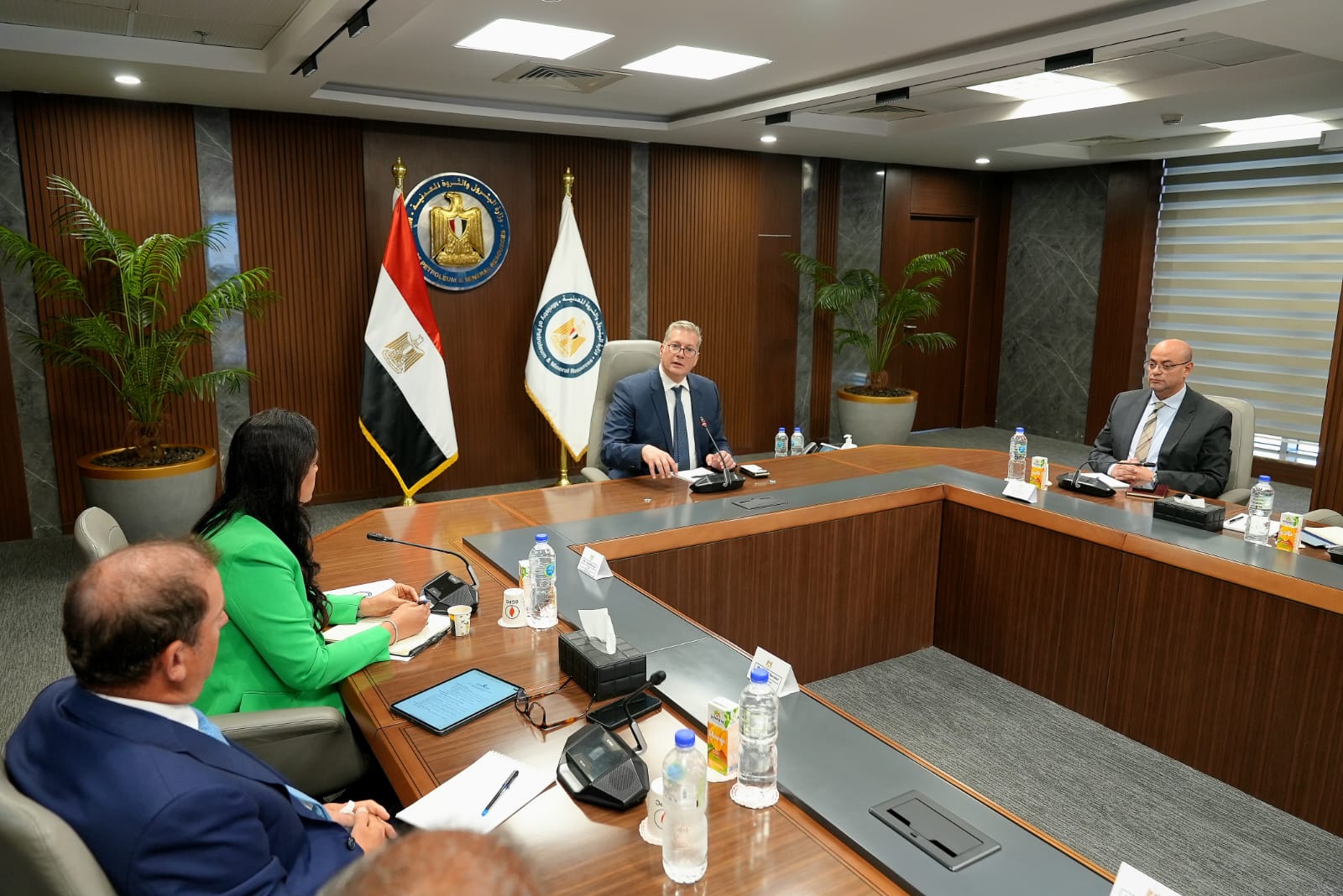 الوزير يستقبل أعضاء لجنة التعدين بغرفة التجارة الأمريكية