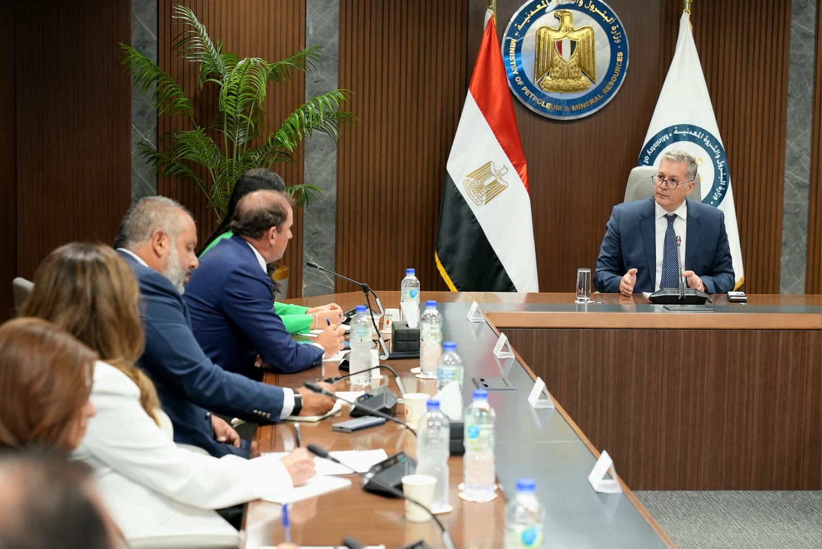 الوزير يستقبل أعضاء لجنة التعدين بغرفة التجارة الأمريكية