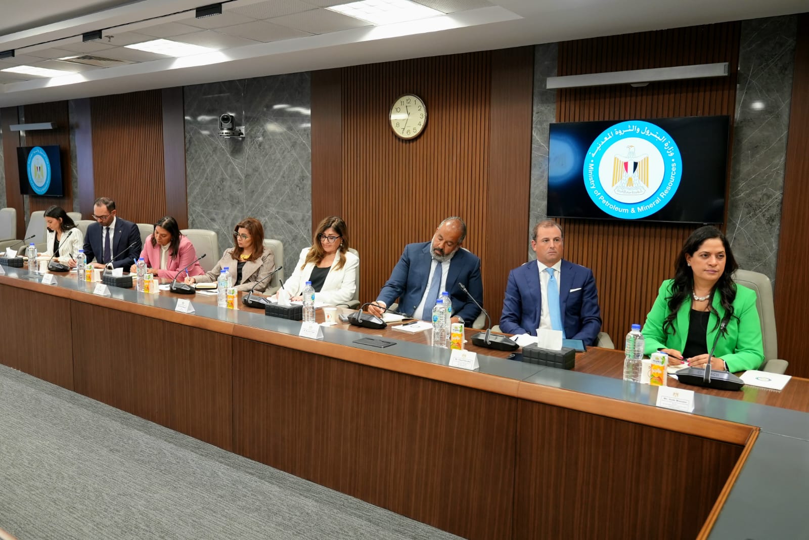 الوزير يستقبل أعضاء لجنة التعدين بغرفة التجارة الأمريكية