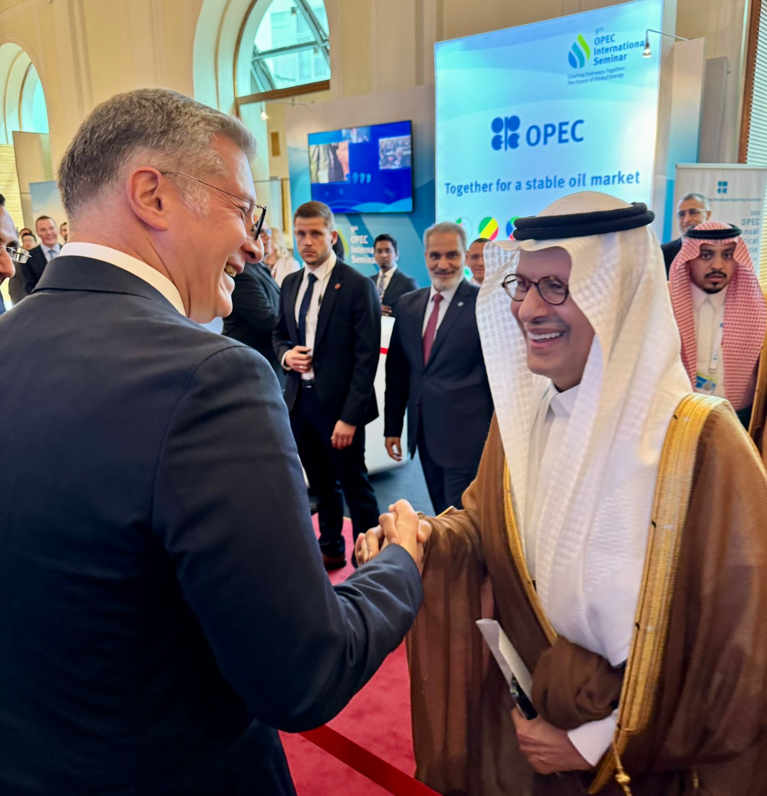 وزير البترول يشارك في اجتماع منظمة الدول المصدرة للبترول