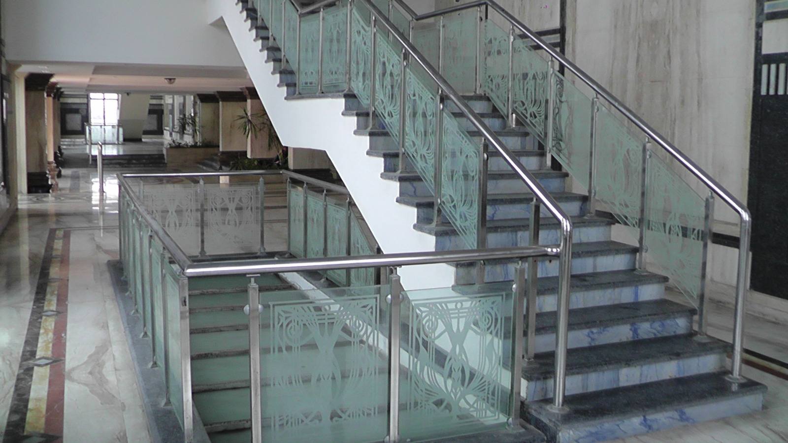الوزير يتفقد محطة الركاب السياحية بميناء الإسكندرية