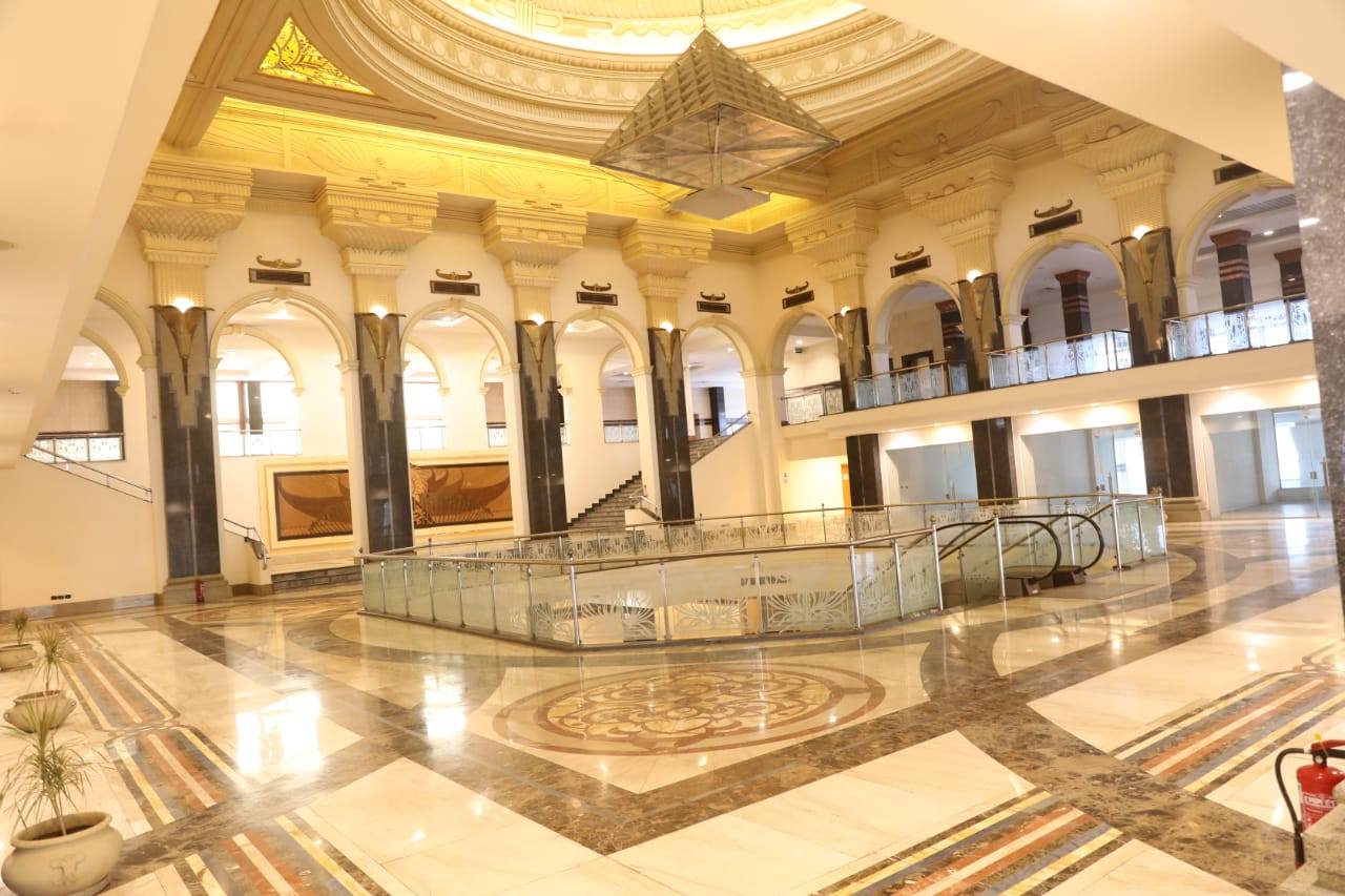 الوزير يتفقد محطة الركاب السياحية بميناء الإسكندرية