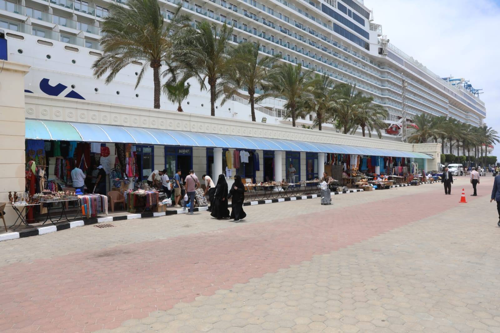 الوزير يتفقد محطة الركاب السياحية بميناء الإسكندرية